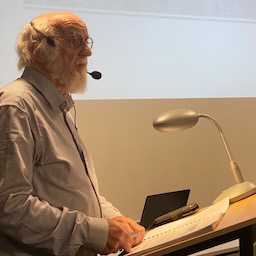 Bart Madou in het Veltershof tijdens de lezing - Foto Stefaan Huysentruyt