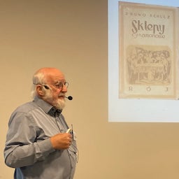 Bart Madou in het Veltershof tijdens de lezing - Foto Stefaan Huysentruyt